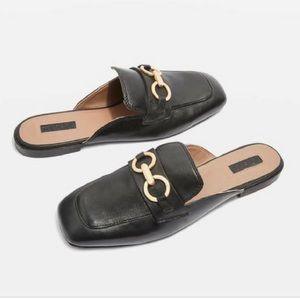 🔥3 for $30 🔥Topshop black mules with gold buckle